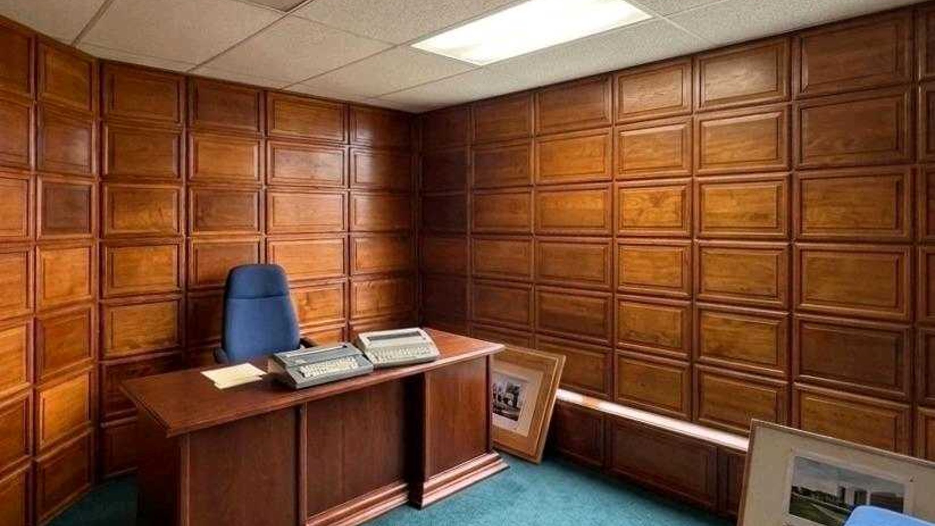 OFICINA EN VENTA???? Edificio El Patio, Zona 4 - Miniatura 4