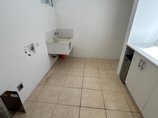 Vendo linda casa en Campos de San Isidro I zona 16 - Image 18