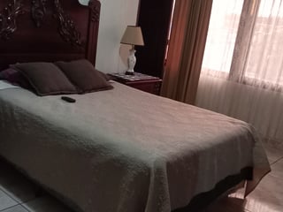 APARTAMENTO AMUEBLADO EN ZONA 9 - 4