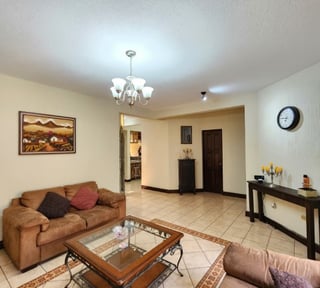 Casa en Venta Pinares de San Cristóbal, Guatemala