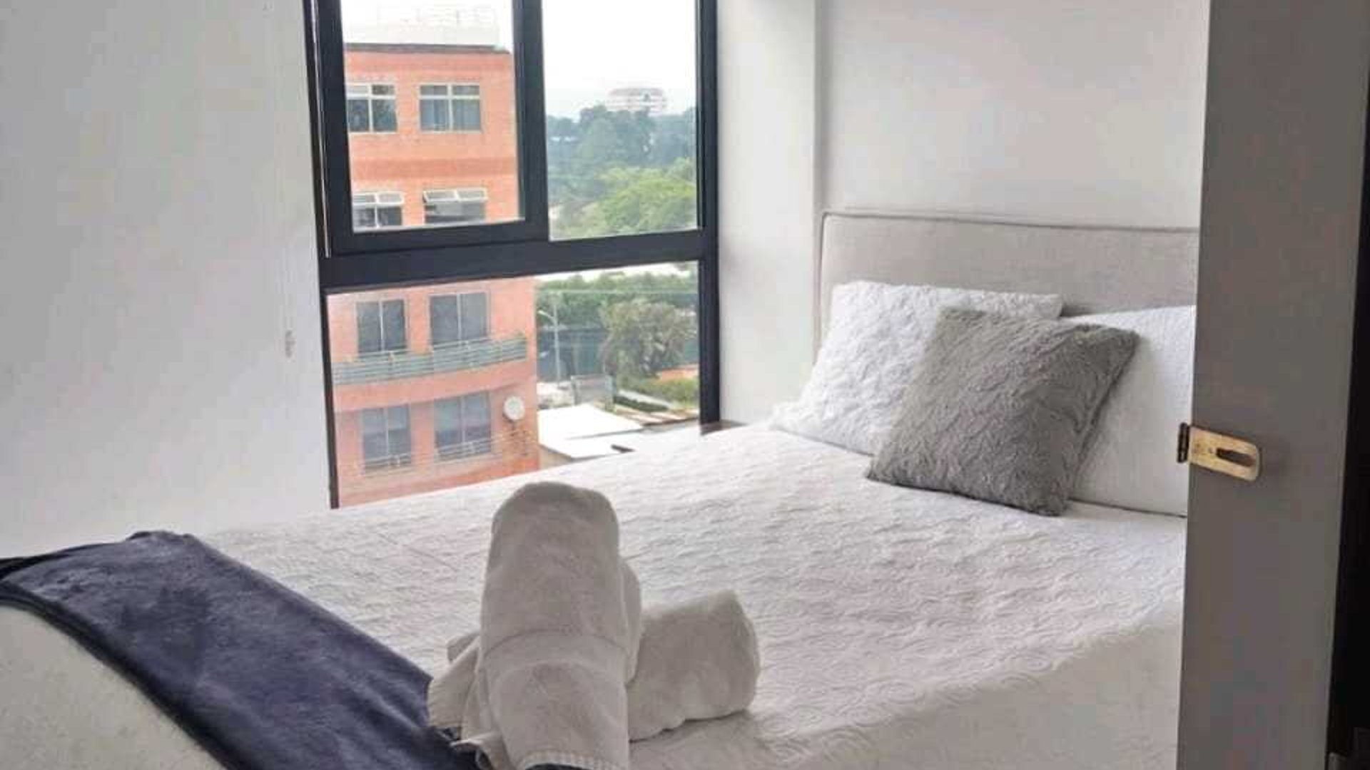 APARTAMENTO AMUEBLADO EN ALQUILER ???? Edificio Be14 / La Villa, Zona 14 - Miniatura 3