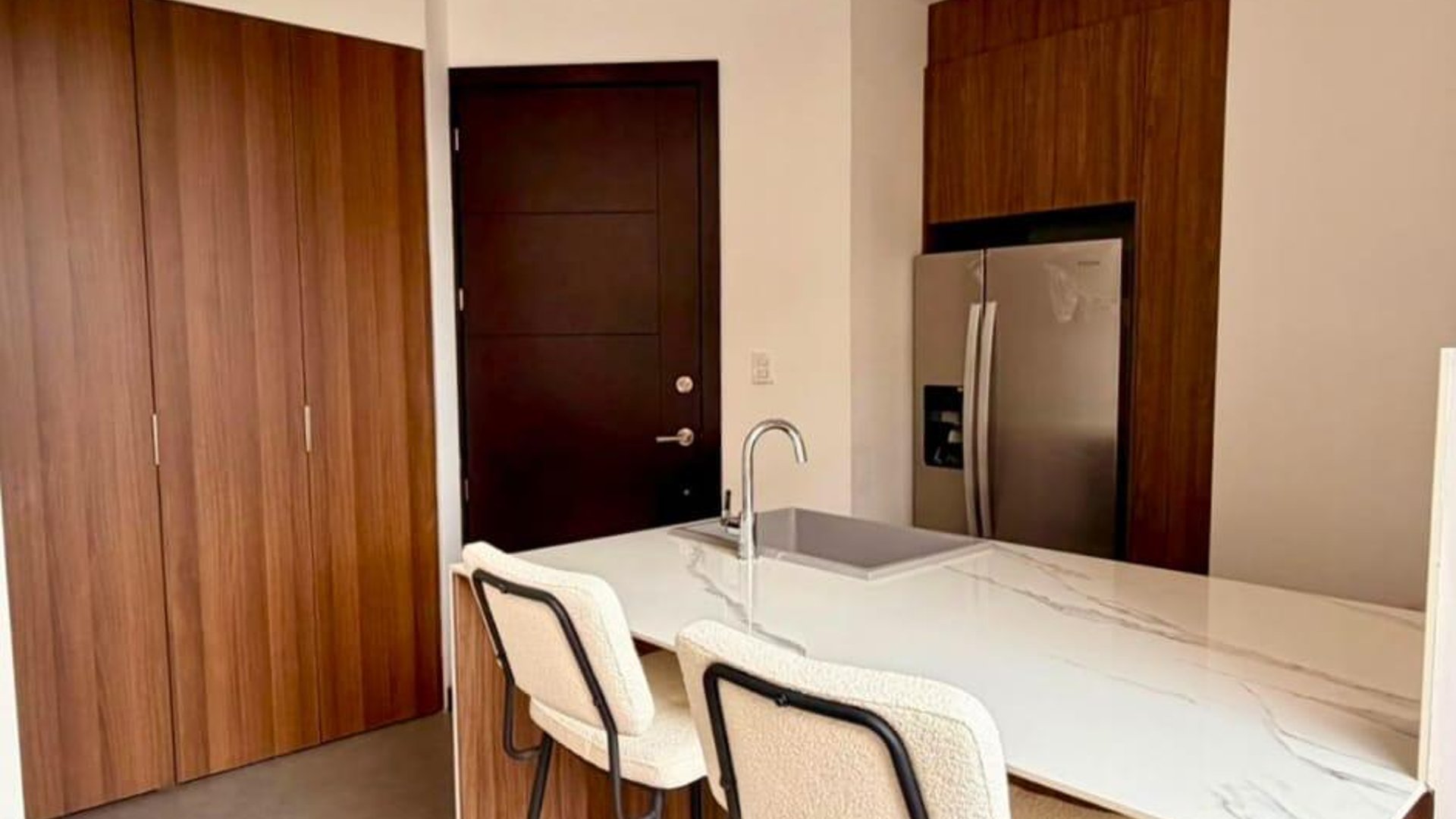 ???? APARTAMENTO AMUEBLADO EN RENTA – 1 HAB | EDIFICIO ARLES | ZONA 15 - Miniatura 4