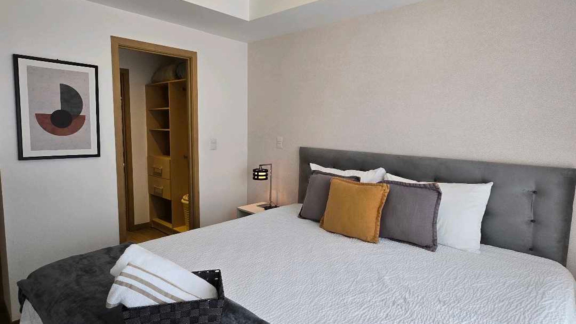 APARTAMENTO AMUEBLADO EN ALQUILER EN ZONA 10 - - Miniatura 13