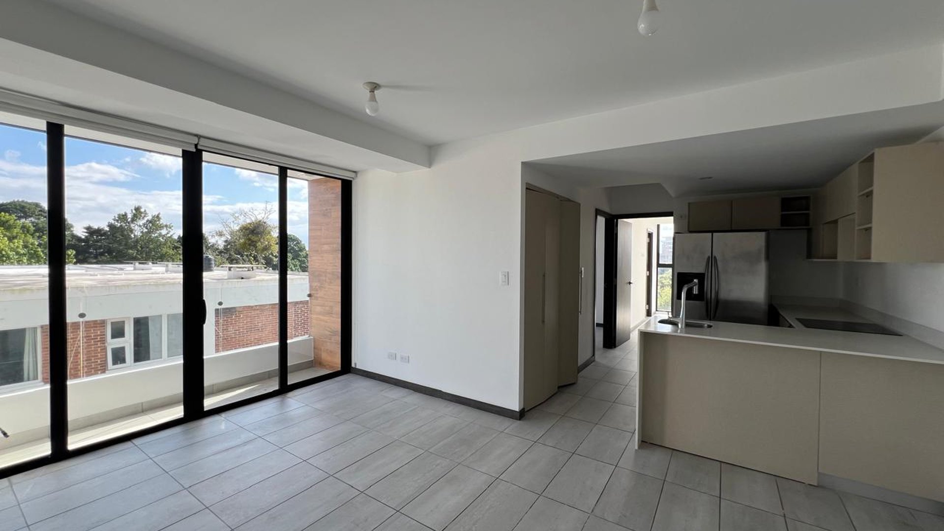 ALQUILER DE LINDO APARTAMENTO - MOREA, ZONA 15 - Image 1