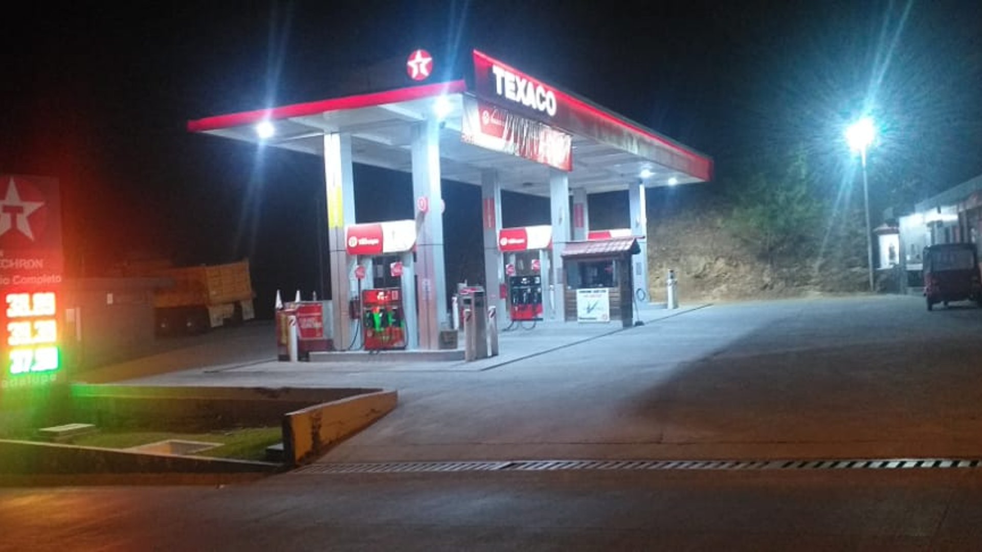Gasolinera En Venta Carretera A San Raymundo,Carretera a San Juan Sacatepéquez - Image 1
