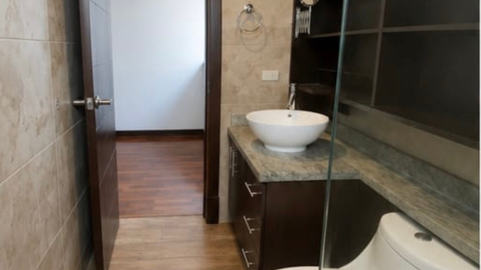 Amplio Apartamento en renta zona 14, La Villa. - Miniatura 2
