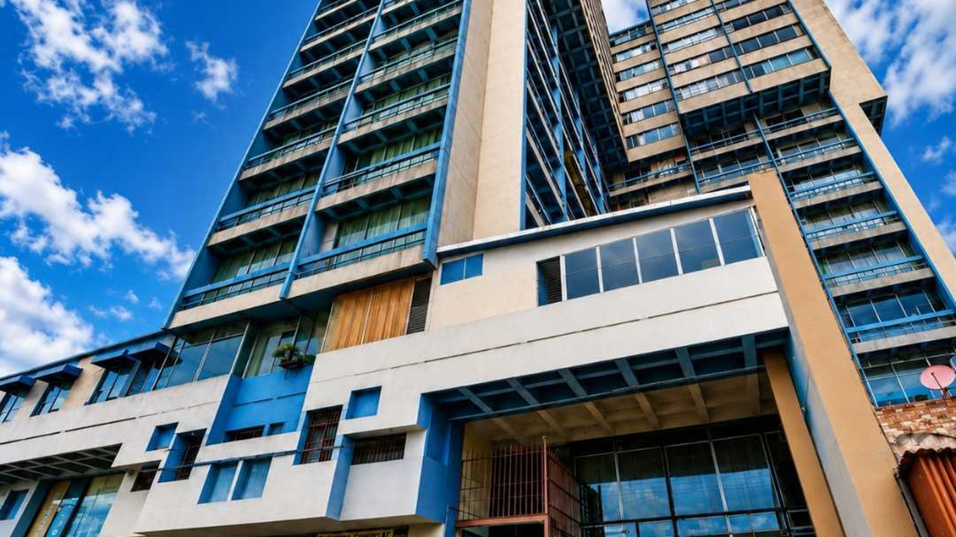 OFICINA EN ALQUILER  📍 Edificio El Centro, Zona 1