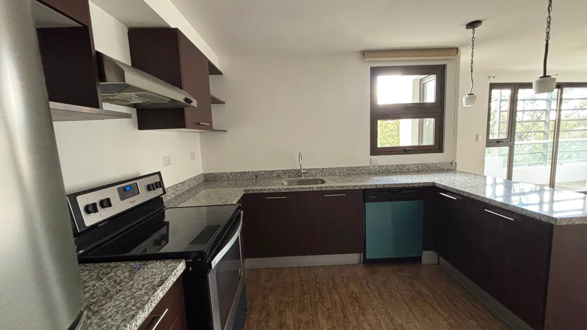 Apartamento en Alquiler Edificio Torre 360, zona 15 - Miniatura 4