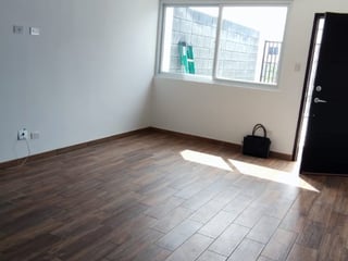 📍 CASA EN RENTA – 2 HAB + JARDÍN | HACIENDA REAL | ZONA 16 - 4