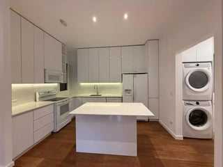 Apartamento con Jardín en renta con o sin muebles ,zona 10 - 4
