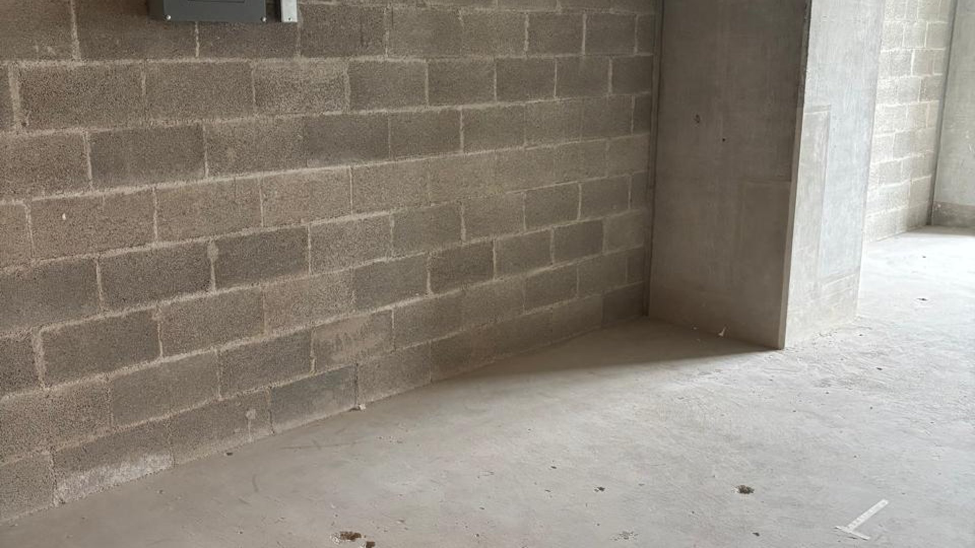 OFICINA EN VENTA | VILAFLOR, CAES | OBRA GRIS - Miniatura 2