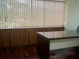*Alquiler de Clínica compartida en Edificio Multimédica zona 15 - 2