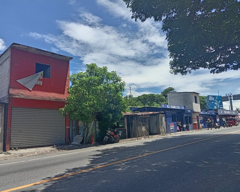 LOCAL EN VENTA EN EL CRUCE DE RIO HONDO A ZACAPA 