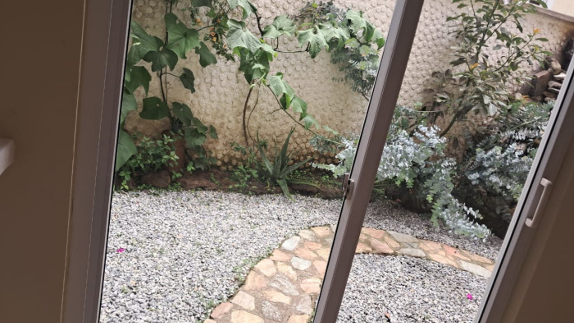 Casa en Venta Recidencial Entre Encinos Mixco - Miniatura 5