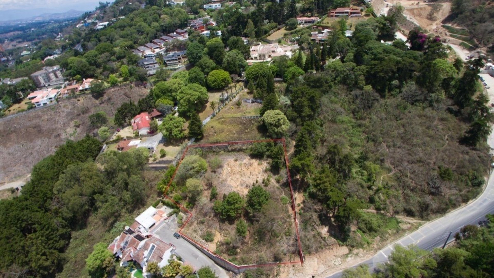 TERRENO EN VENTA CARRETERA HACIA MUXBAL CES