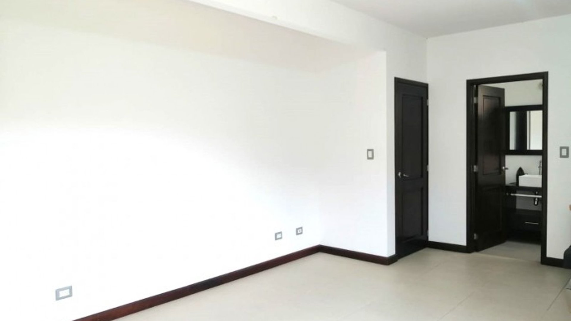 Casa moderna en renta en area exclusiva - Miniatura 6