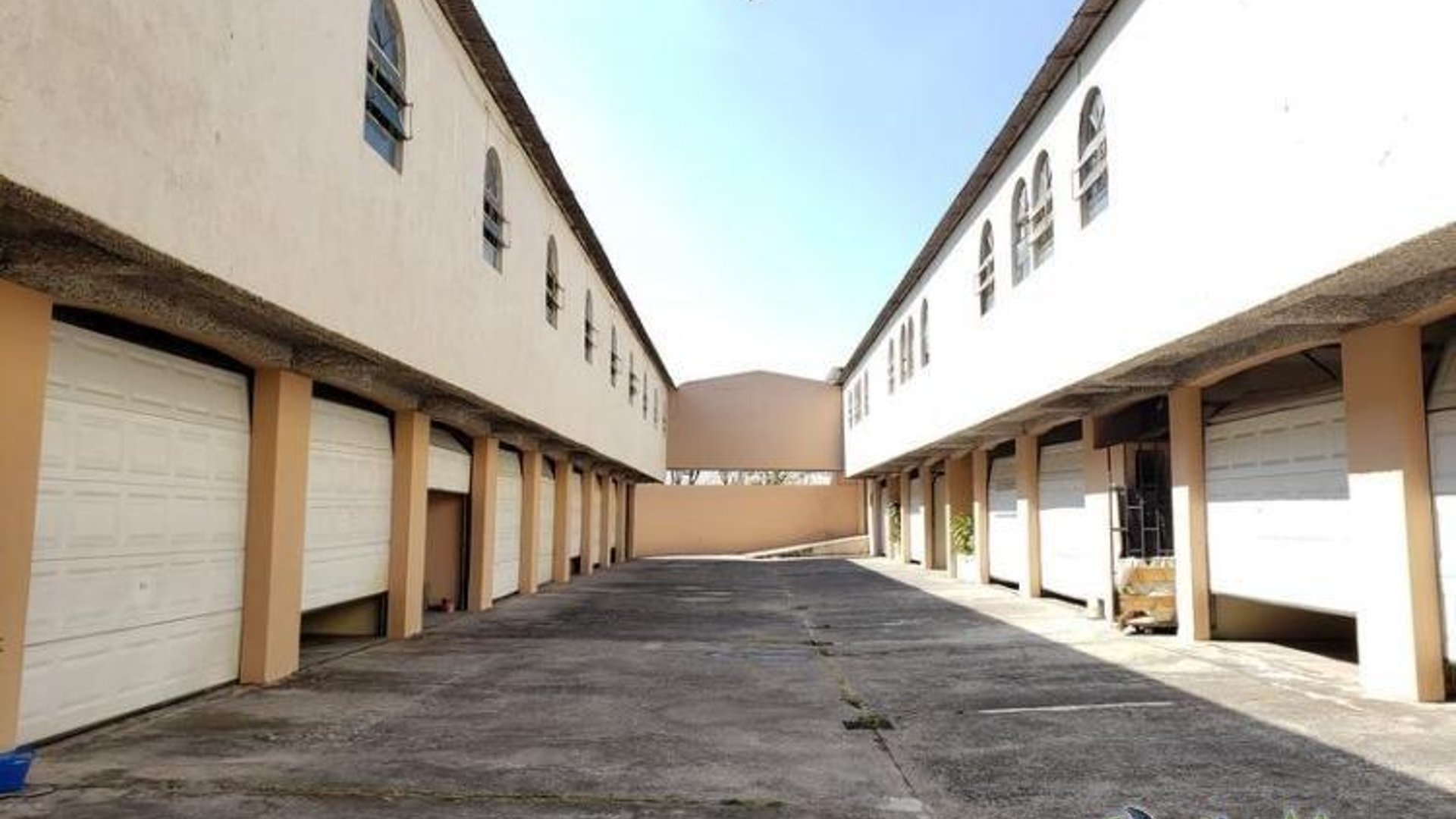 EDIFICIO EN VENTA ZONA 11 LAS CHARCAS - Miniatura 3