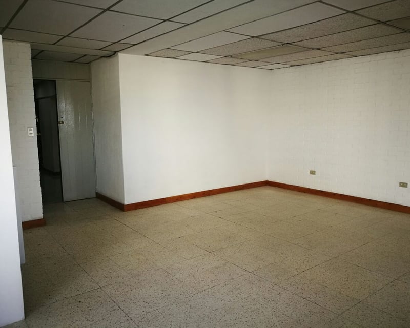 Oficina en renta Av. La Reforma, zona 10