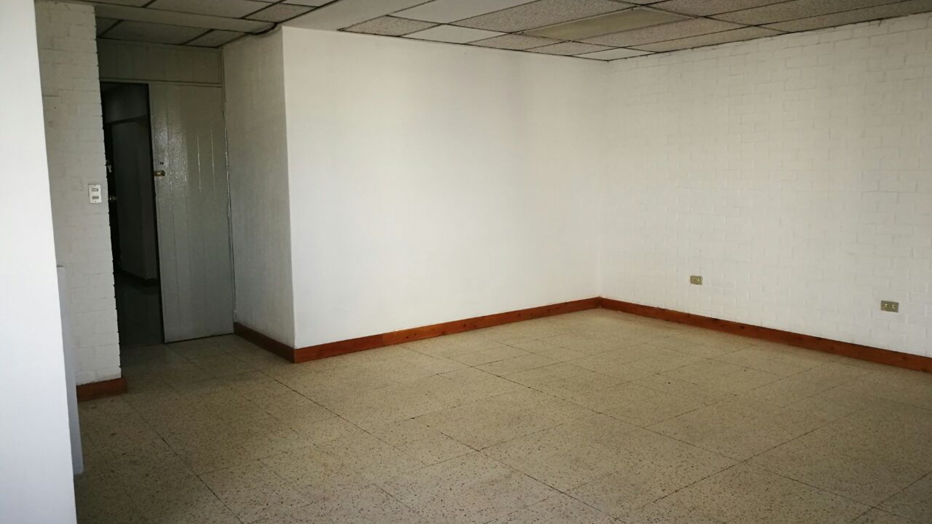 Oficina en renta Av. La Reforma, zona 10