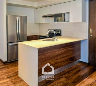 Apartamento de 3 habitaciones y patio en Aralia 2, Mariscal zona 11