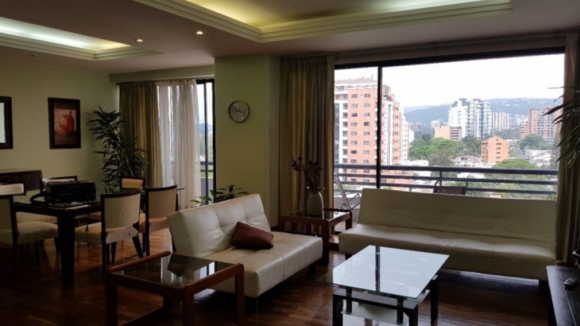 Alquilo  Apartamento Amueblado y Equipado en Zona 10 