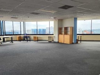 Alquilo Penthouse oficina en Edificio Murano Center, zona 10 - 3