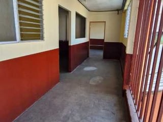 Casa grande en Venta/Alquilo ideal para hotel, oficinas, colegio en z2 - 4