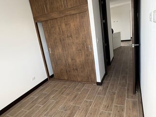 Apartamento en Venta Edificio Marqués de Oakland Zona 10 - Image 12