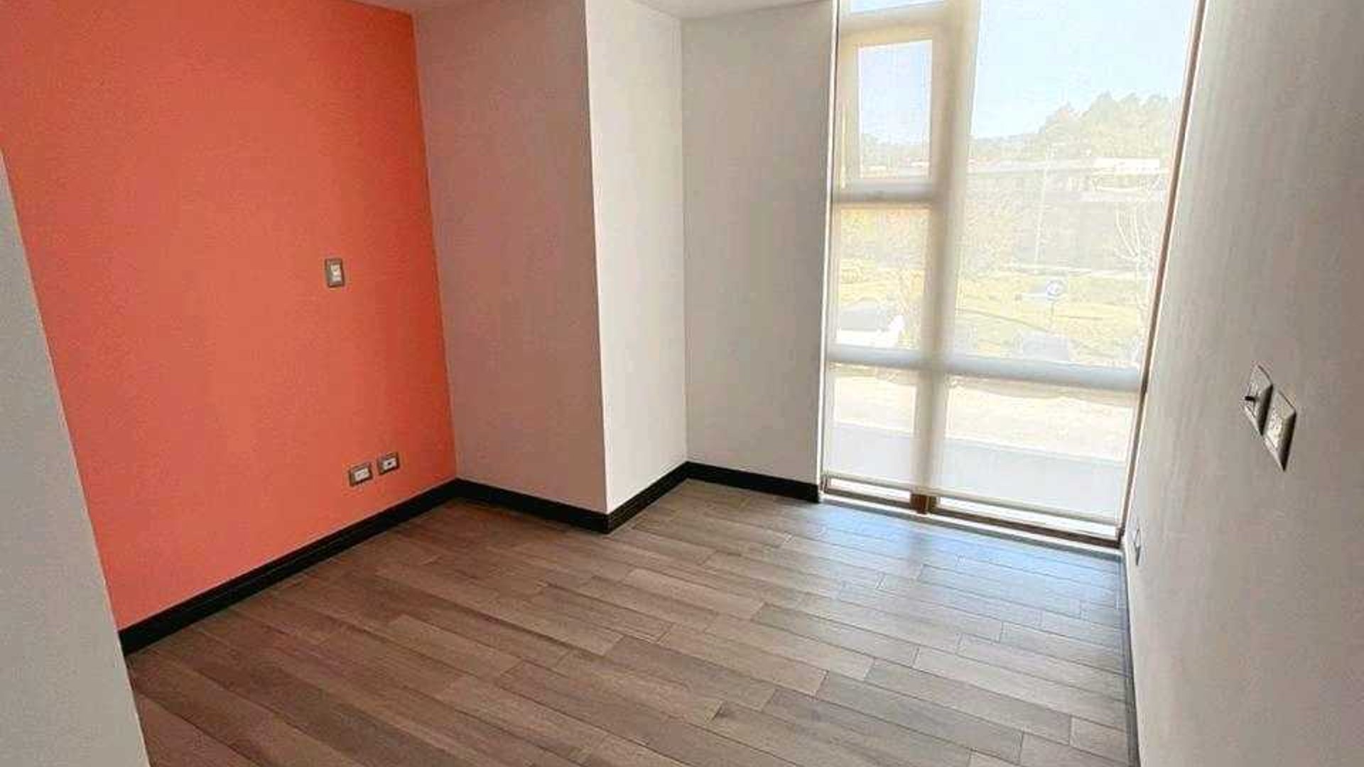 APARTAMENTO EN ALQUILER???? Edificio San Isidro 20/21, Zona 16

100 Mts² - Miniatura 8