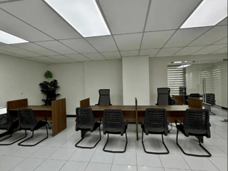 OFICINA NUEVA  AMUEBLADA EN RENTA – EDIFICIO 01010, ZONA 10 - 4