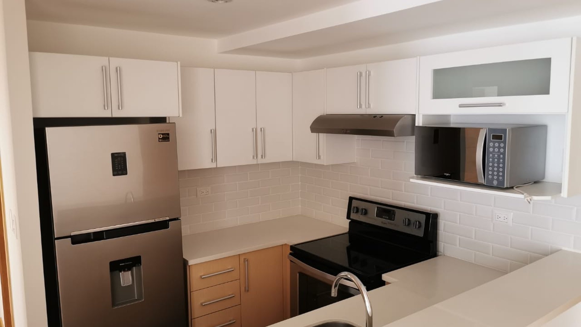 Apartamento en renta en zona 10 de 2 habitaciones
