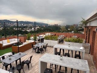 📍 APARTAMENTO EN RENTA – 3 HAB | EDIFICIO CÉNTRICO | ZONA 5 - 2
