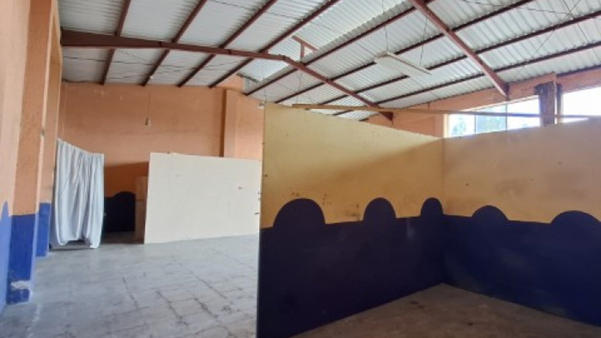 Ofi-Bodega en Venta San Cristóbal Zona 8 de Mixco - Miniatura 14