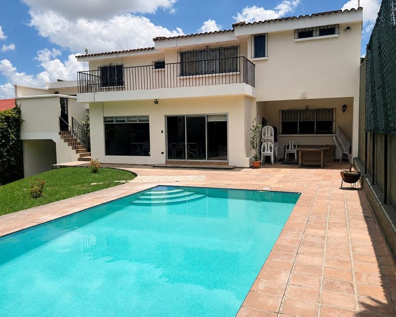 📍 CASA EN VENTA – 3 HAB + PISCINA | FUERA DE GARITA | ZONA 15, VH3