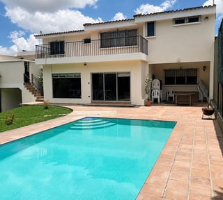 📍 CASA EN VENTA – 3 HAB + PISCINA | FUERA DE GARITA | ZONA 15, VH3