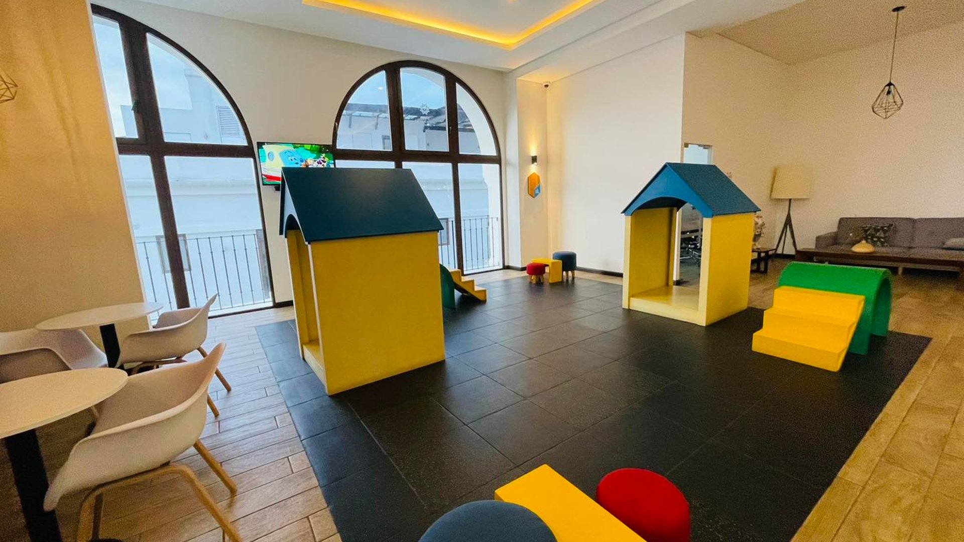 ALQUILER DE HERMOSO APARTAMENTO - LIRIOS DE CAYALÁ, ZONA 16 - Miniatura 24