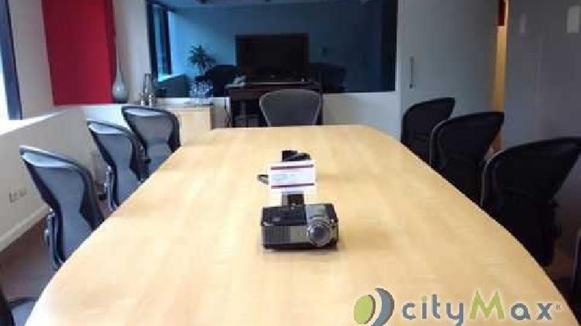 En Alquiler oficina en zona 10 Guatemala!!