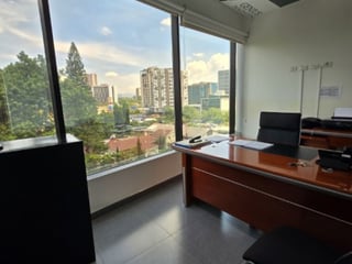 Oficina en Renta en Diagonal 6 Zona 10 Guatemala - 4