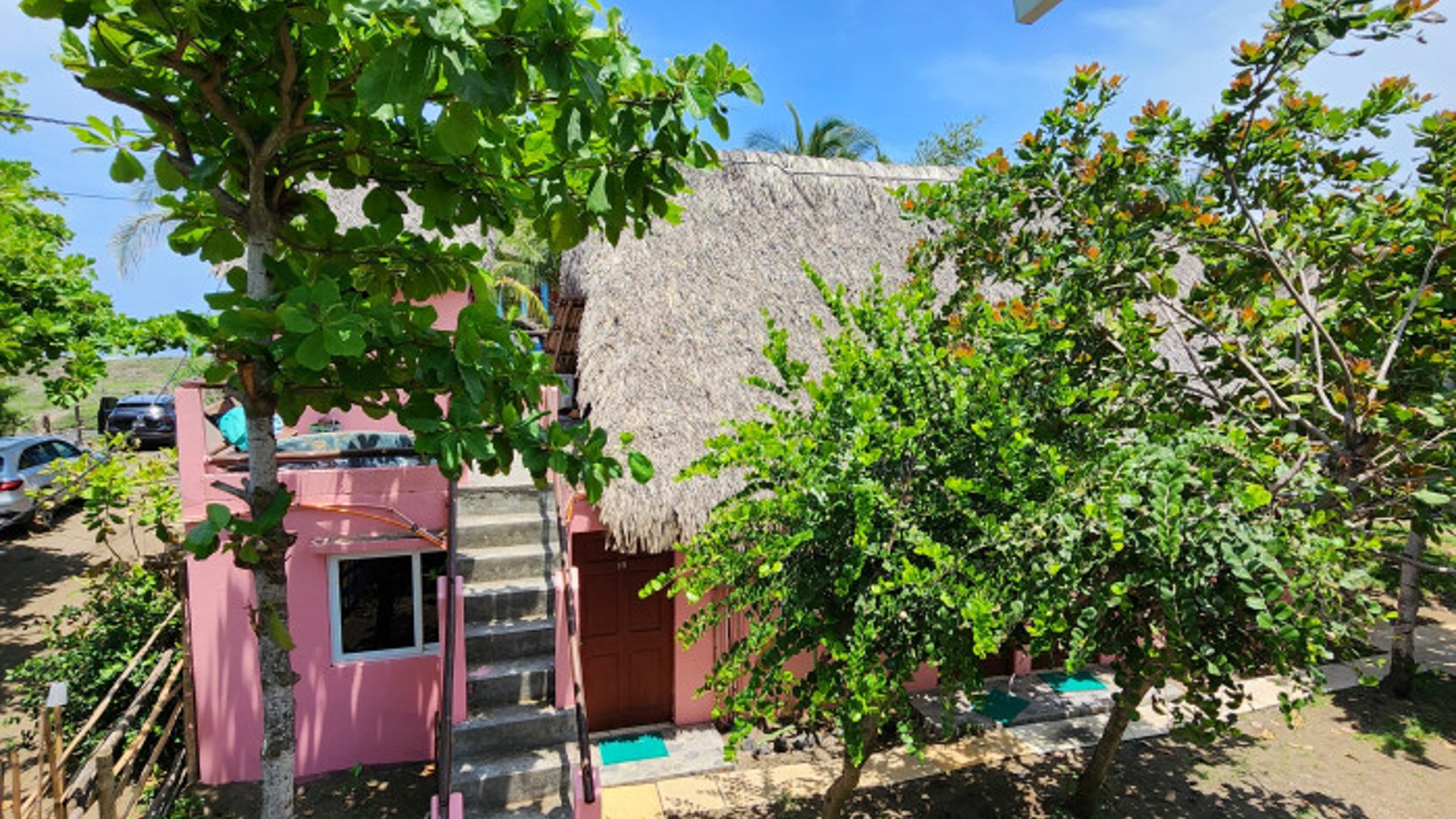 En Venta Hotel en El Paredón Sipacate - Miniatura 7