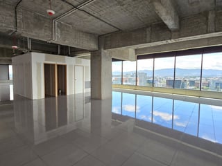 En venta oficinas en Zona 10 Diagonal 6 Guatemala - 3