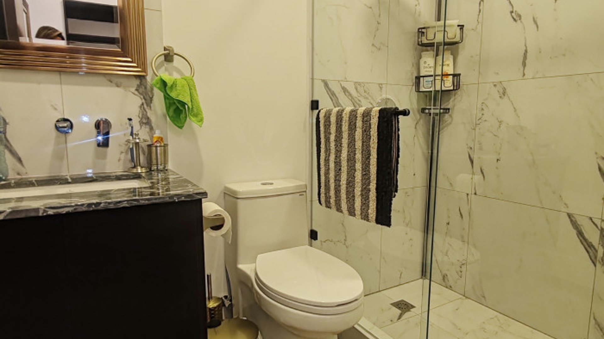 Apartamento Amueblado en Renta en Zona 11 Altaire - Miniatura 14