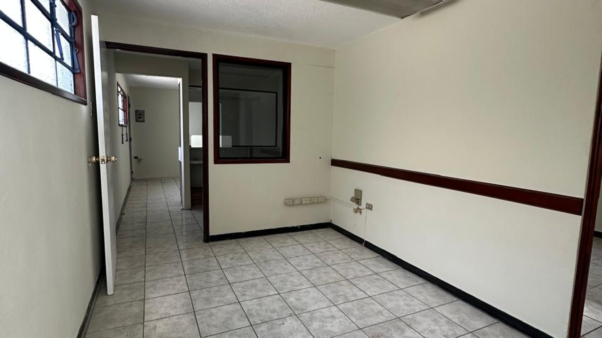 Alquiler de bodega en Zona 1 con 2,100 mt2. - Miniatura 5