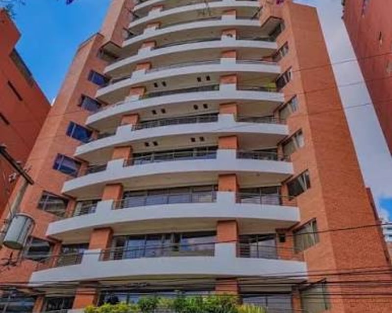 📍 APARTAMENTO AMUEBLADO EN RENTA – 2 HAB | PLENUM CATORCE | ZONA 14