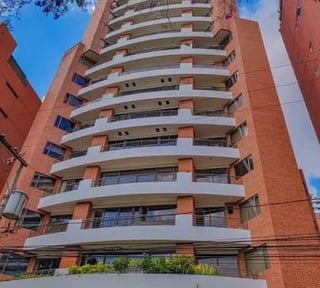 📍 APARTAMENTO AMUEBLADO EN RENTA – 2 HAB | PLENUM CATORCE | ZONA 14