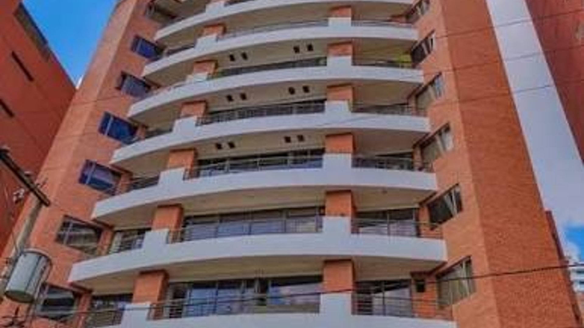 📍 APARTAMENTO AMUEBLADO EN RENTA – 2 HAB | PLENUM CATORCE | ZONA 14