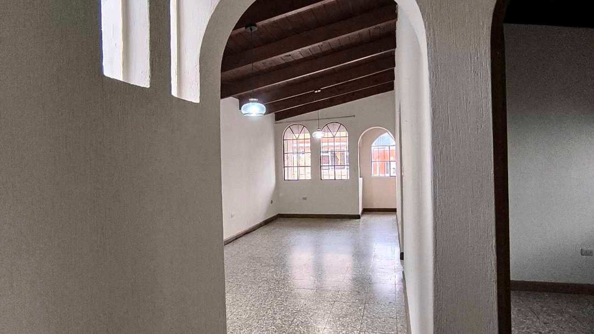 Alquilo Amplio Apartamento en Jardines de la Asuncion zona 5 - Miniatura 11