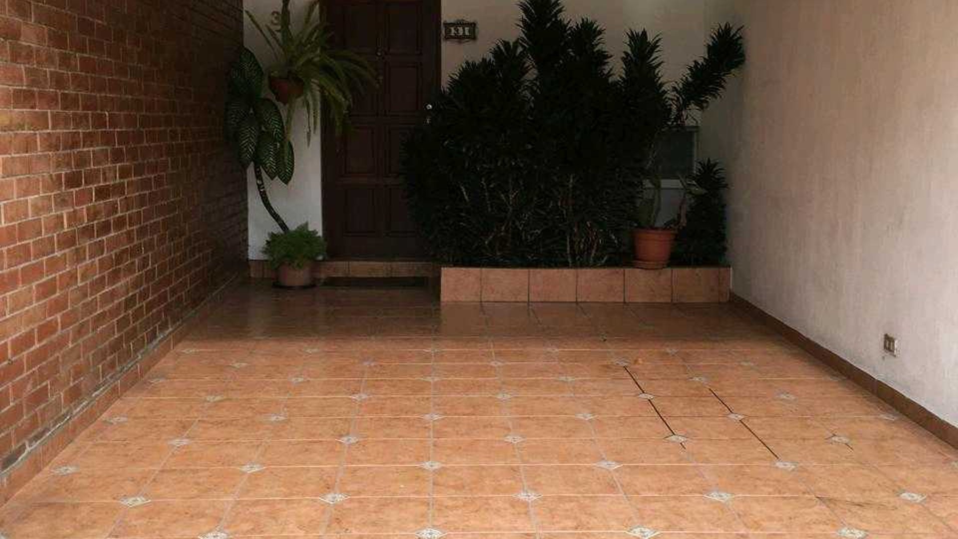 Casa en venta de 3 dormitorios en Condominio Cantabria, Zona 16