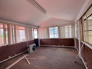 Renta de casa en zona 13 con 15 parqueos - 3
