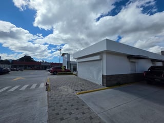 Local con autoservicio en plaza VENTO, Chimaltenango en excelente punto antes del libramiento. - 3