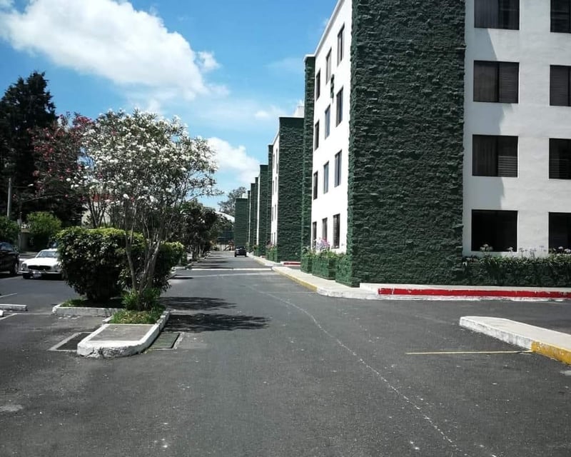 Apartamento en Renta Zona 16, Frente a C.C. Santa Amelia